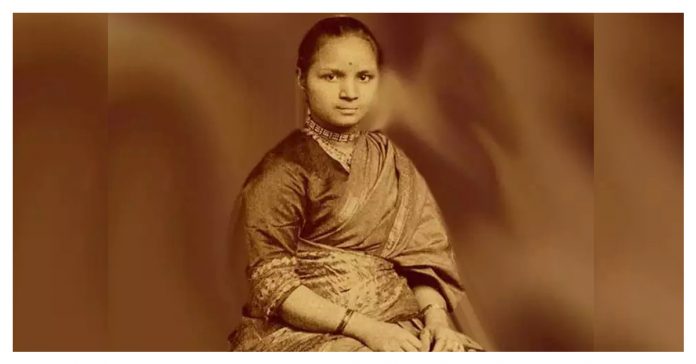 first woman doctor of India