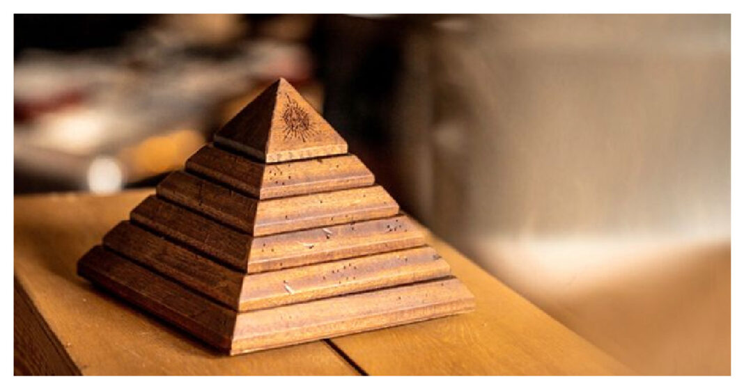 Keeping-pyramid-in-this-direction