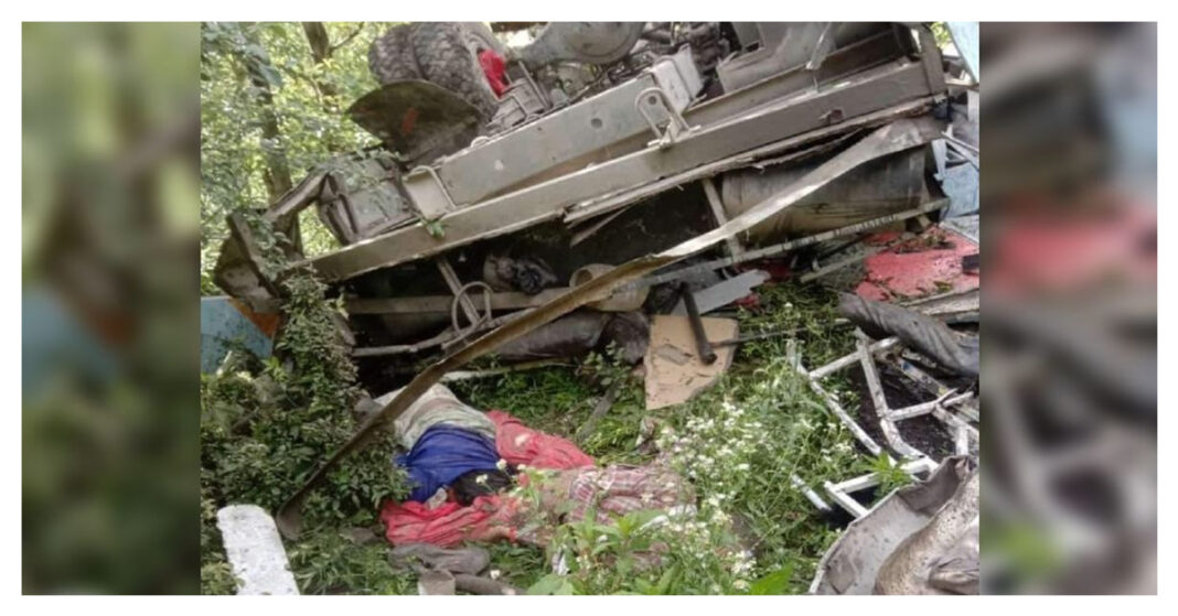 Bus fell into a ditch in Himachal
