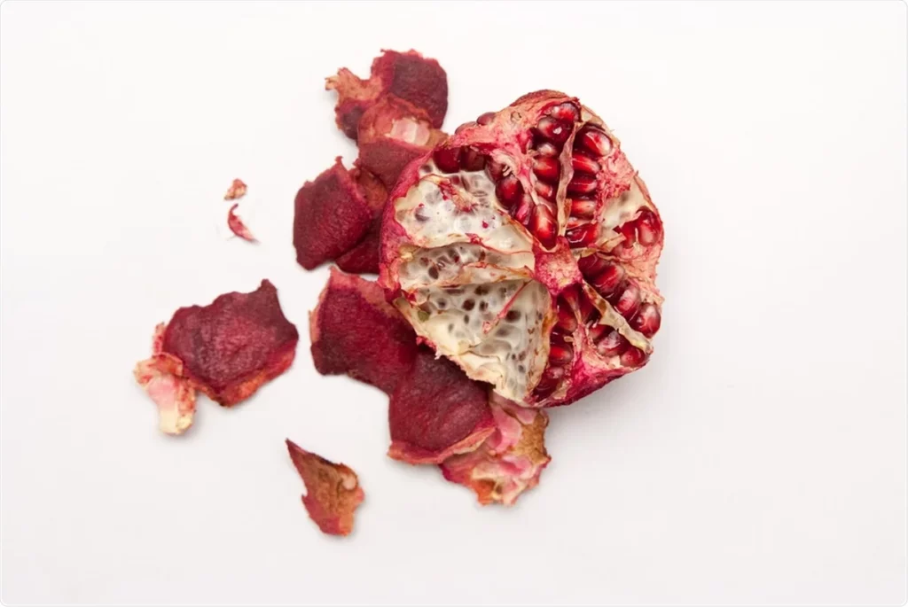 pomegrante peels